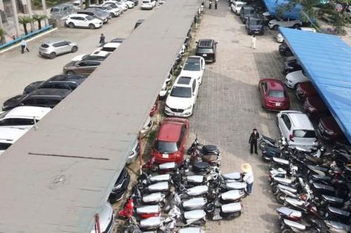 Giảm áp lực thiếu chỗ đỗ xe, Hà Nội khẩn cấp xây dựng bãi đỗ xe tại 3 phường trung tâm