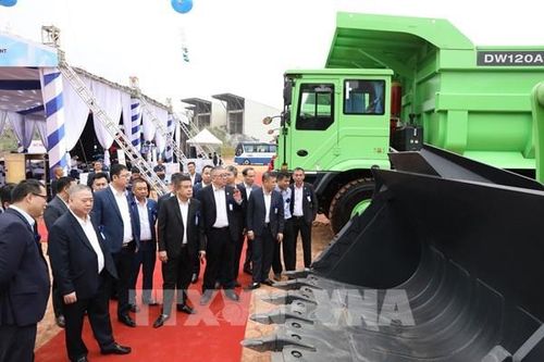 Bàn giao, vận hành đội xe máy công trình chạy điện tại Ninh Binh