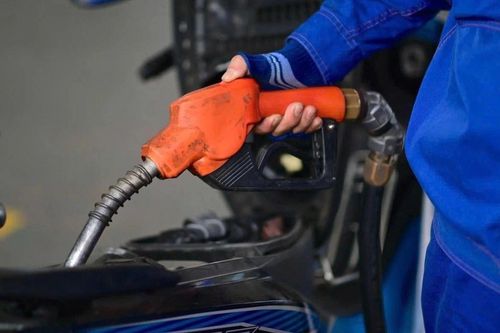 Giá xăng dầu hôm nay 20/3: Trong nước tăng