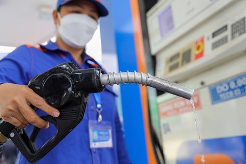 Giá xăng dầu quay đầu vượt 30.000 đồng trong đêm, gần chạm ngưỡng lịch sử năm 2022