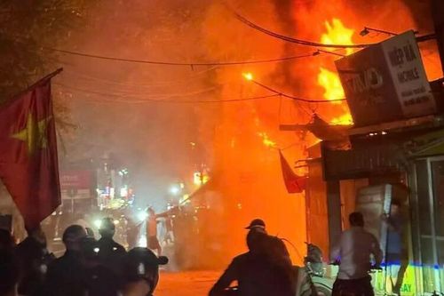 Hà Nội: Liên tiếp xảy ra hai vụ cháy trong đêm