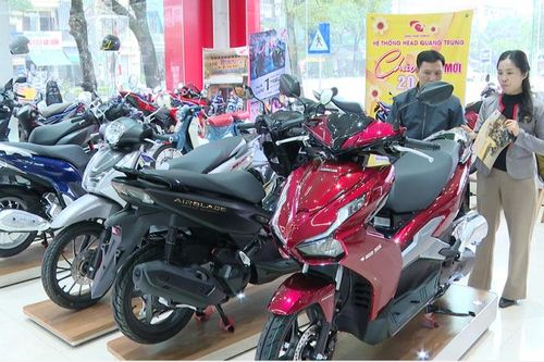 Thị trường xe mô tô sau Tết: Nguồn cung tăng, tiêu thụ giảm mạnh