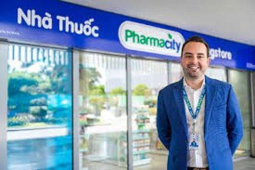 Nhà sáng lập Pharmacity bất ngờ lộ diện tại một công ty trên sàn có tín hiệu đổi chủ, thay tên