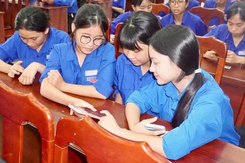Nâng cao năng lực số cho cán bộ Đoàn, đoàn viên thanh niên xã Tây Sơn