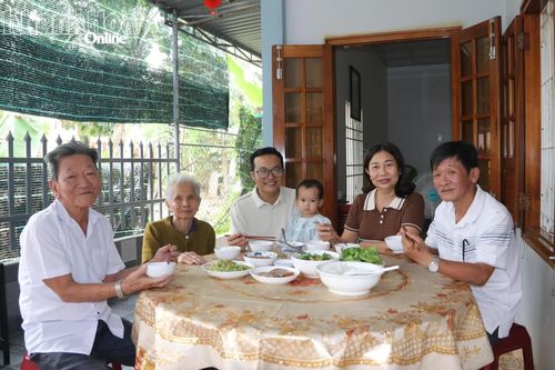 Hưởng ứng Ngày Quốc tế Hạnh phúc 20-3: Giữ lửa yêu thương