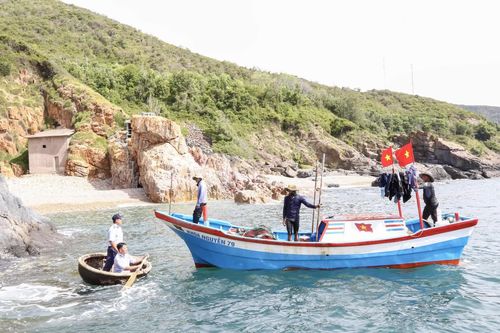 Chung tay bảo vệ đàn chim yến