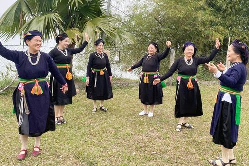 Hoàn thiện, phát huy hiệu quả thiết chế văn hóa cơ sở