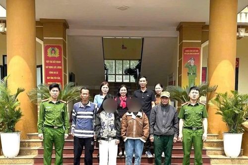 Lào Cai: Đưa 2 nữ sinh bỏ học đi làm xa trở về địa phương