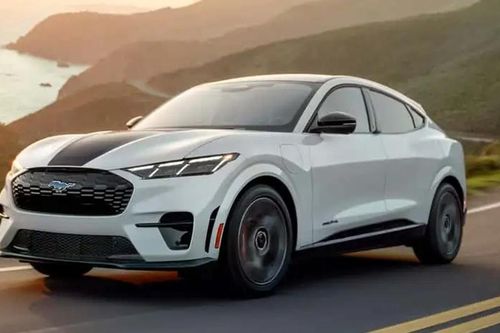 Ford Mustang Mach-E 2026: Tích hợp sâu Apple CarPlay để tối ưu hóa sạc pin