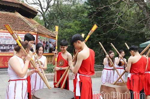 Tôn vinh truyền thống văn hóa dân tộc