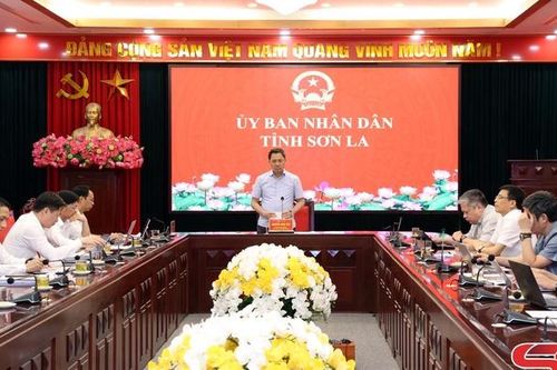 Họp bàn tiến độ thực hiện tuyến cao tốc Hòa Bình – Mộc Châu và chuẩn bị đầu tư tuyến CT.03