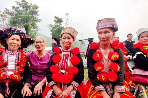 Bộ trang phục cưới được gìn giữ hơn bảy thập kỷ