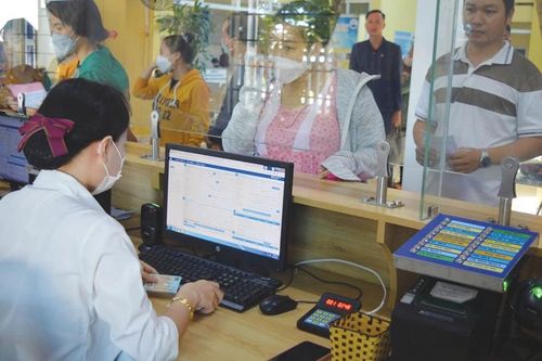 Tháo nút thắt tạm ứng viện phí