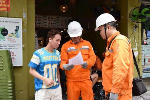 Hà Nội thúc đẩy tiết kiệm điện, hướng tới phát triển xanh