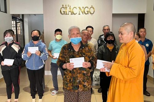 Ban Từ thiện xã hội Báo Giác Ngộ trao trên 150 triệu đồng của bạn đọc ủng hộ các bệnh nhân ung bướu