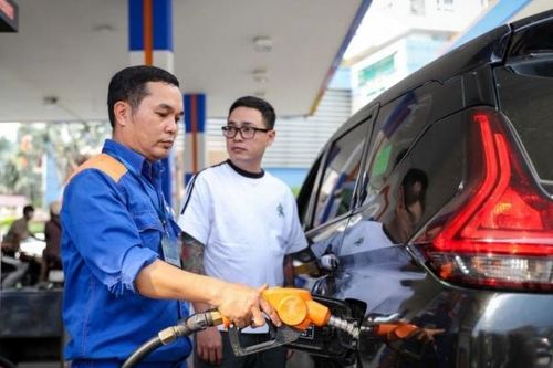 Điều hành giá xăng dầu khi giá cơ sở tăng từ 15% trở lên