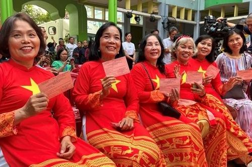 TP Hồ Chí Minh tri ân những đóng góp thầm lặng cho thành công cuộc bầu cử