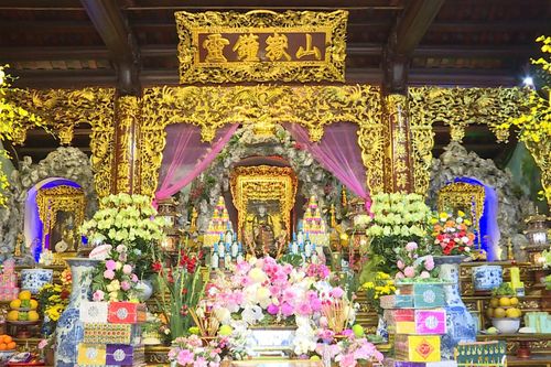 Nét đẹp tín ngưỡng thờ Mẫu tại hội đền Lộ, đền Dầm