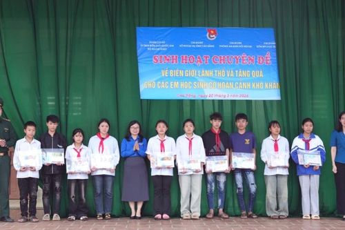 Đoàn Thanh niên Ủy ban Biên giới Quốc gia sinh hoạt chuyên đề về biên giới lãnh thổ tại xã Quang Hán