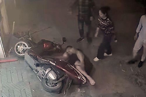 Vụ nhóm người xông vào nhà, kéo người đàn ông ra đường hành hung ở Hà Nội: Công an nói gì?