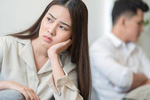 Chồng bênh con riêng của vợ trong một lần tranh cãi, mẹ chồng nói một câu khiến cả nhà im lặng