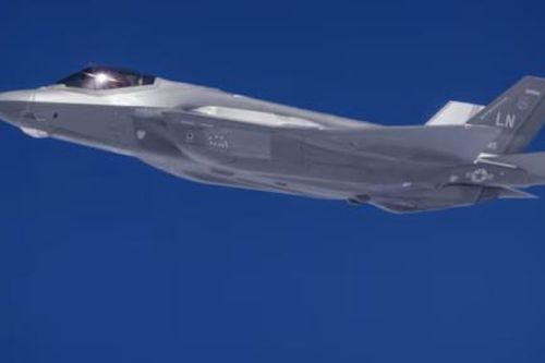 Siêu chiến đấu cơ F-35 của Mỹ hạ cánh khẩn cấp nghi do trúng hỏa lực của Iran