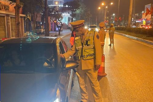CSGT Ninh Bình phát hiện tài xế dương tính với ma túy