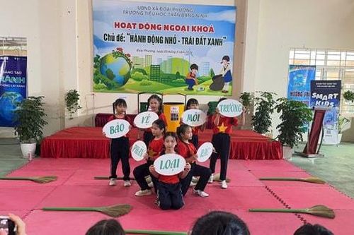 Thiếu nhi xã Đoài Phương hành động vì môi trường