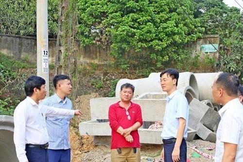 Phường Tùng Thiện gỡ 'nút thắt', đẩy nhanh tiến độ cải tạo tỉnh lộ 414