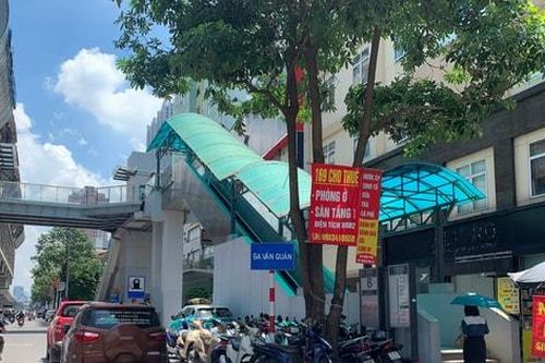 Giải tỏa hàng quán, bãi trông giữ xe tự phát quanh các nhà ga tuyến Cát Linh - Hà Đông