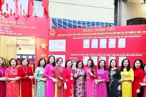 Phụ nữ Nghĩa Đô góp sức làm nên ngày hội bầu cử dân chủ, trách nhiệm