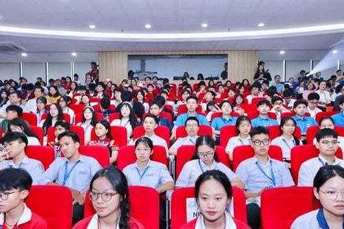 Học sinh phổ thông hào hứng với các dự án nghiên cứu khoa học