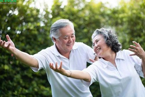 Không cần đoán: Đến tuổi 50, chỉ cần nhìn 6 điều này là biết một người sống sướng hay khổ