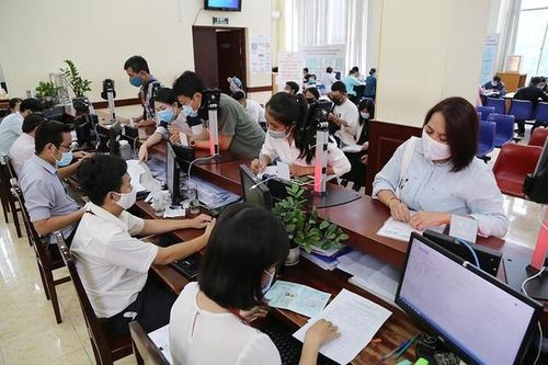 Bộ Nội vụ đề xuất loạt đối tượng được vào công chức không qua thi tuyển