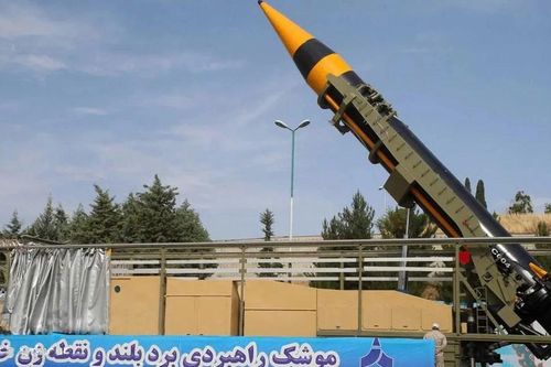 Hai tên lửa đạn đạo Khorramshahr 4 bay 4.000km tấn công căn cứ Diego Garcia