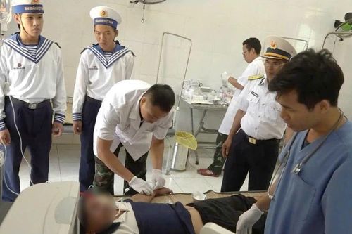 Bệnh xá đảo Song Tử Tây, Quần đảo Trường Sa cấp cứu, phẫu thuật và điều trị 4 bệnh nhân