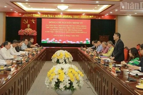 Thứ trưởng Thường trực Bộ Ngoại giao làm việc tại Sơn La về phát triển kinh tế biên giới