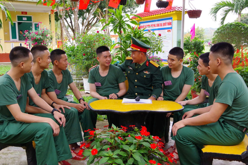 Quản lý tốt tư tưởng chiến sĩ mới ngay từ ngày đầu