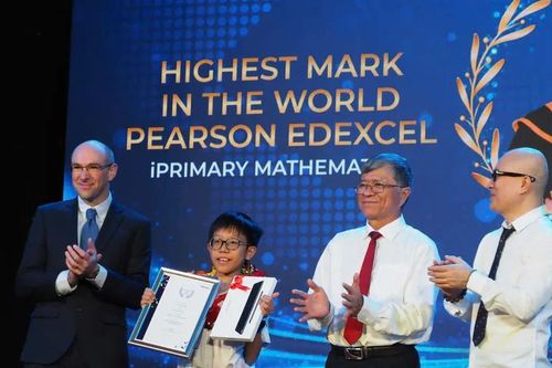 TPHCM: Vinh danh học sinh đạt thành tích cao chương trình tiếng Anh tích hợp