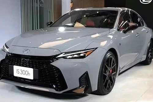 Cận cảnh xe hybrid Lexus IS300h 2026 vừa ra mắt tại Thái Lan
