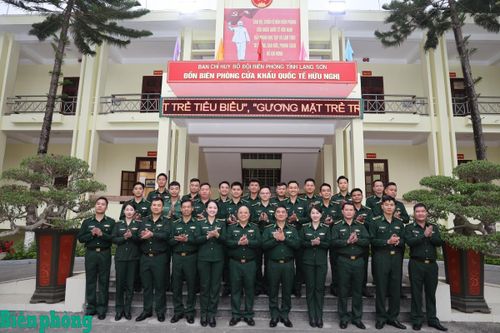 Giao lưu 'Gương mặt trẻ tiêu biểu, gương mặt trẻ triển vọng' Bộ đội Biên phòng tại Đồn Biên phòng cửa khẩu quốc tế Hữu Nghị