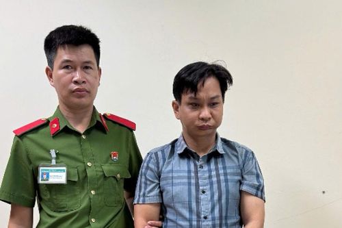 Dùng sổ đỏ giả để chiếm tiền thật, một thanh niên ở Cần Thơ bị bắt