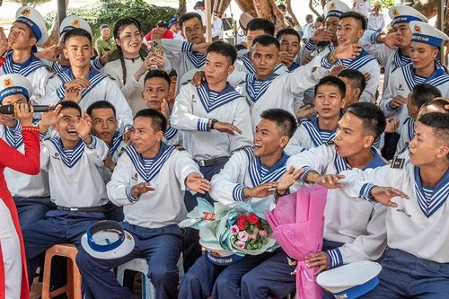 Rám màu lính đảo Trường Sa