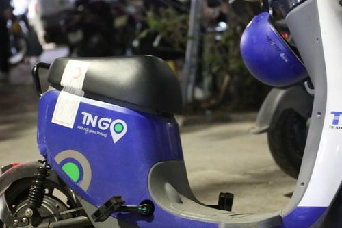 Bị CSGT Hà Nội giữ xe đạp điện công cộng vì vi phạm nồng độ cồn, tài xế phân trần 'đi bộ mệt'