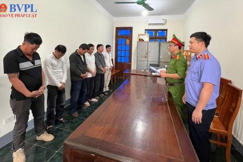 Triệt xóa 2 xới bạc xóc đĩa, 'ba cây', bắt giữ 14 đối tượng