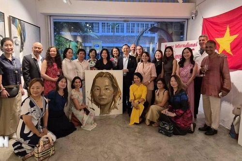 Văn hóa soi đường: Quảng bá hội họa Việt Nam tại Singapore