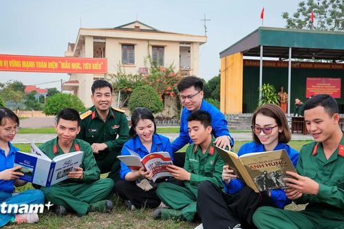 Đoàn thanh niên TTXVN-Sư đoàn 304: 'Gắn kết nghĩa tình - Vững bước sắt son'