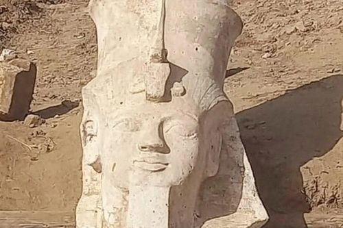 Phục chế thành công đầu tượng Pharaoh Ramses 2 tại đền thờ Abydos