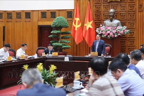 Thường trực Chính phủ họp bàn về bình ổn giá xăng dầu