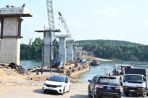 Cầu Hiếu Liêm tăng tốc về đích: Công trường rộn ràng, quyết tâm thông xe đúng hẹn